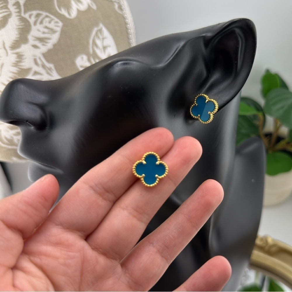 Lucky Clover Alhambra Stud Earrings – Turquoise Blue with Logo | Sterling Silver - Picture 6 of 8